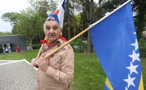Boje bh. zastave u Kući cvijeća: Jasmin Halilović odao počast Josipu Brozu Titu