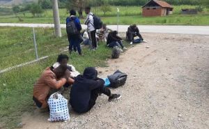 Sarajlija sa Golfom u kojem je krijumčario migrante doživio nesreću: Šest osoba pobjeglo u šumu