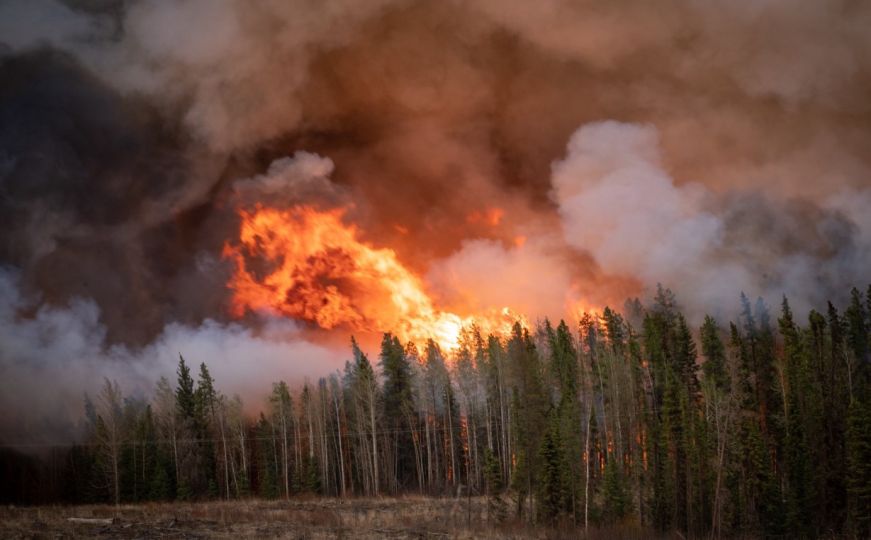 Šumski požari i poplave u Kanadi, evakuirano hiljade ljudi