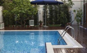 U francuskoj pokrajini zabranjeno navodnjavanje vrtova i punjenje bazena: Razlog - suša