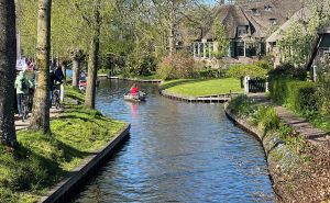 Bajkovito selo Giethoorn: Prelijepa destinacija dostupna samo uz pomoć čamaca
