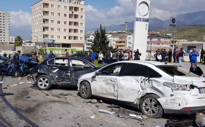 Jeziva nesreća u Turskoj: Najmanje 12 mrtvih, 31 osoba povrijeđena u lančanom sudaru