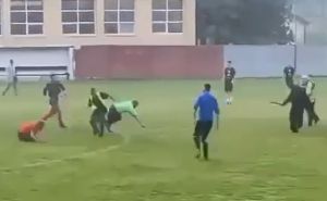 Slika i prilika sporta u BiH: Jurili sudiju po terenu pa mu nanijeli teške povrede