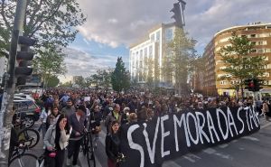 Protest u Novom Sadu nakon masovnih ubistava: "Sve mora da stane"