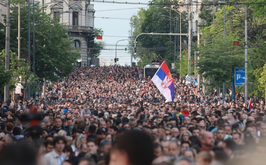 Protest na ulici, Aleksandar Vučić na TV-u: Zloupotreba tragedija?
