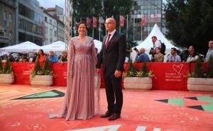 'Poklon od srca': Benjamina Karić donirala haljinu za matursko veče