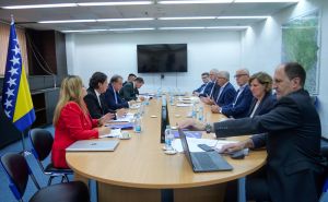 Sastanak delegacija Vlade FBiH i Udruženja poslodavaca: Unaprijeđenje uslova za ekonomske reforme