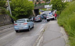 Nesreća u Sarajevu: Sudar dva vozila kod podvožnjaka u Buća Potoku