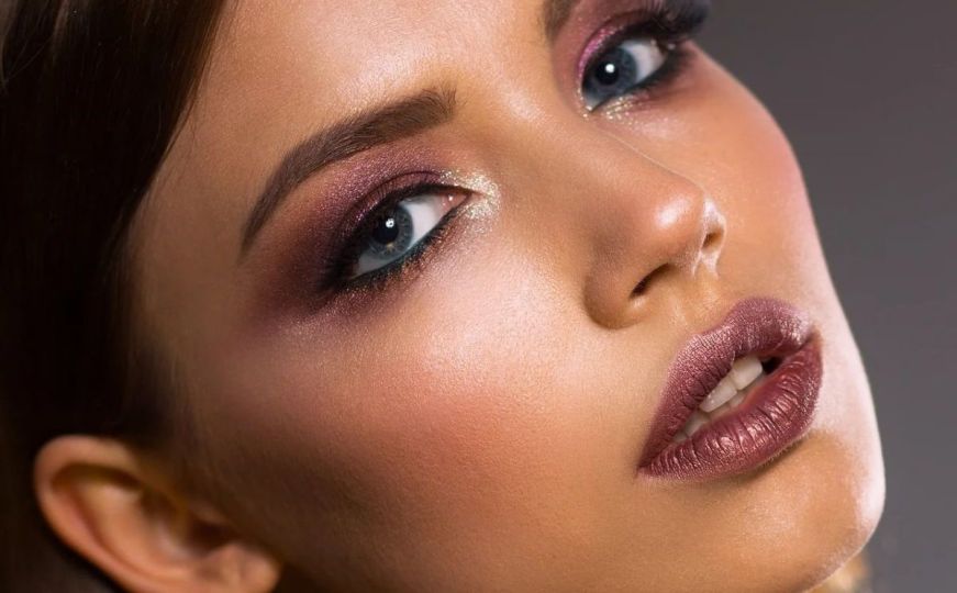 Make up trik koji 'briše godine s lica': Treba vam samo jedan prozivod