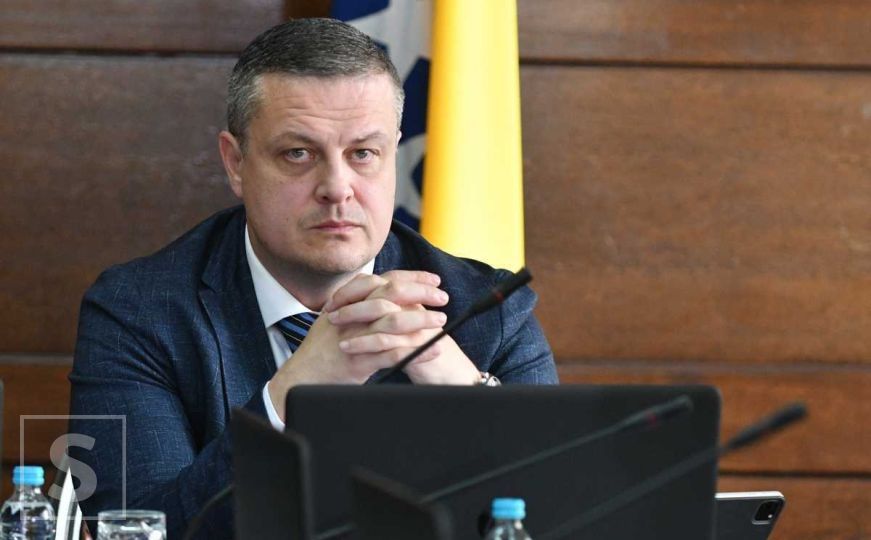 Vojin Mijatović poslao poruku Miloradu Dodiku: "Ne sijecite granu na kojoj sjedite"