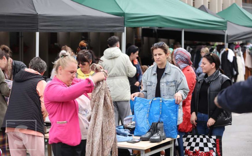 Bravo, Sarajlije: Brojni građani na Humanitarnom bazaru Pomozi.ba