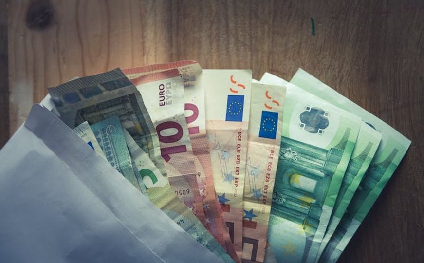 Porodica pokušala prenijeti više od 90.000 eura preko granice Hrvatske i Srbije