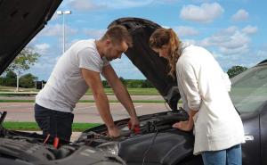 Koliko dugo voziti da se prazan akumulator napuni?