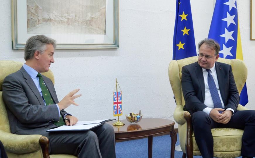 Premijer Nikšić održao sastanak sa britanskim ambasadorom: Poznato o čemu su razgovarali