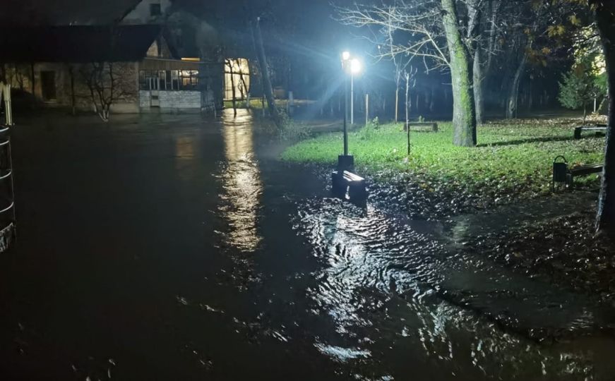 U Sanskom Mostu se oglasile sirene zbog poplava: Proglašeno stanje prirodne nesreće!