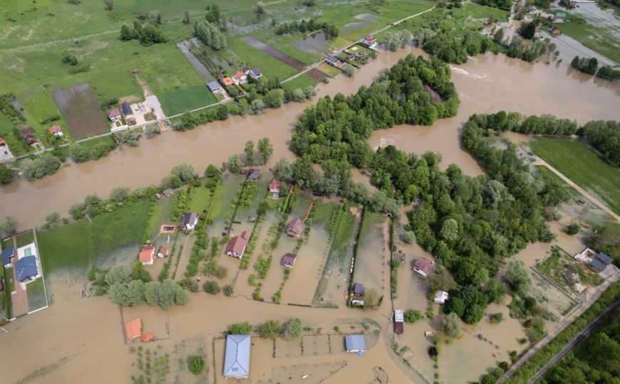 Kiša ne prestaje padati u Krajini: Pogledajte snimak poplavljenih područja grada Bihaća