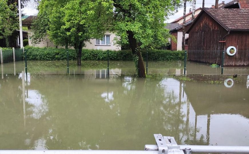 Stanje prirodne nesreće u Sanskom Mostu: Vodostaj rijeke Sane dosegao 343 cm