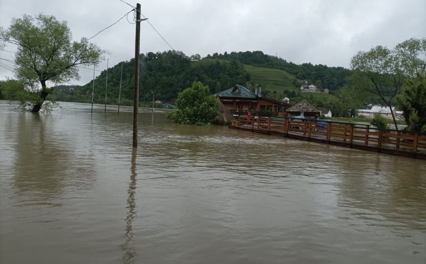 Poplave u Bosanskom Novom: 'Štete će biti milionske, jako teško stanje'