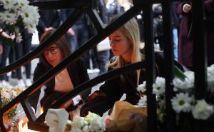 Sahranjena deseta žrtva masakra u beogradskoj školi: Djevojčicu na vječni počinak ispratili najbliži