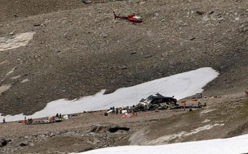 Krenuli na turistički let u Švicarskoj pa se srušili u planinama, uzrok nesreće misterija