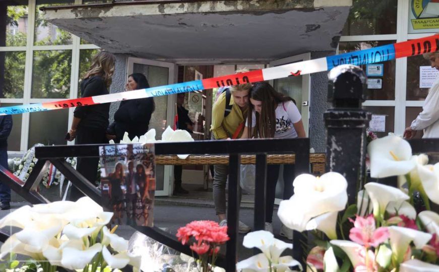 Grupa roditelja traži da se odmah obustavi nastava u beogradskoj školi u kojoj se desio masakr