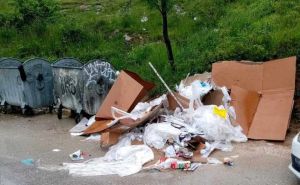 Sramotan prizor u Sarajevu: Nepropisno odložio otpad pored kontejnera - morat će da plati kaznu