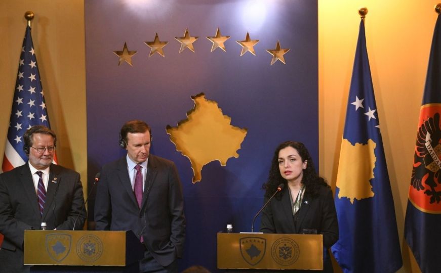 Američki senatori Murphy i Peters u Prištini: SAD će pomoći Kosovu u ostvarivanju napretka