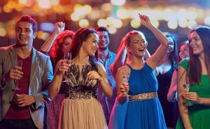 Koliko roditelje košta matursko veče: Za noć glamura izdvaja se i iznos prosječne plate