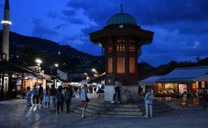Klikom po Baščaršiji: Još jedna proljetna noć u Sarajevu, prošetajte s nama ulicama grada