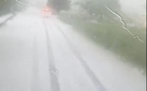 Led zabijelio grad u Bosni i Hercegovini, pogledajte snimak