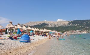 Hrvatski grad naplaćivat će tuširanje na plaži, poznata i cijena