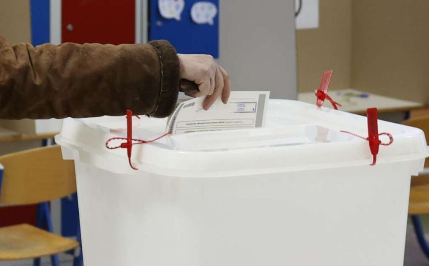 U Živinicama na izbore do 11.00 sati izašlo 8,99 posto birača