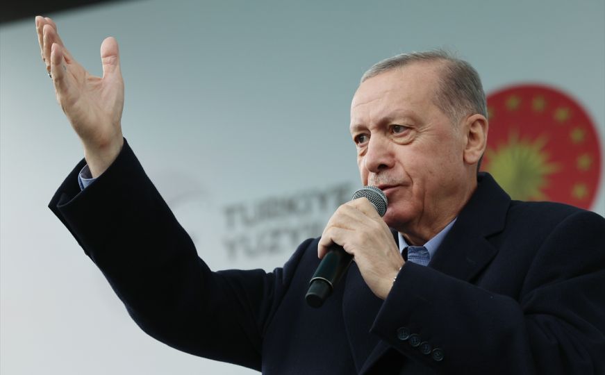 Prvo obraćanje Erdogana nakon proglašenja pobjede: "Baj, baj, baj, Kemale"