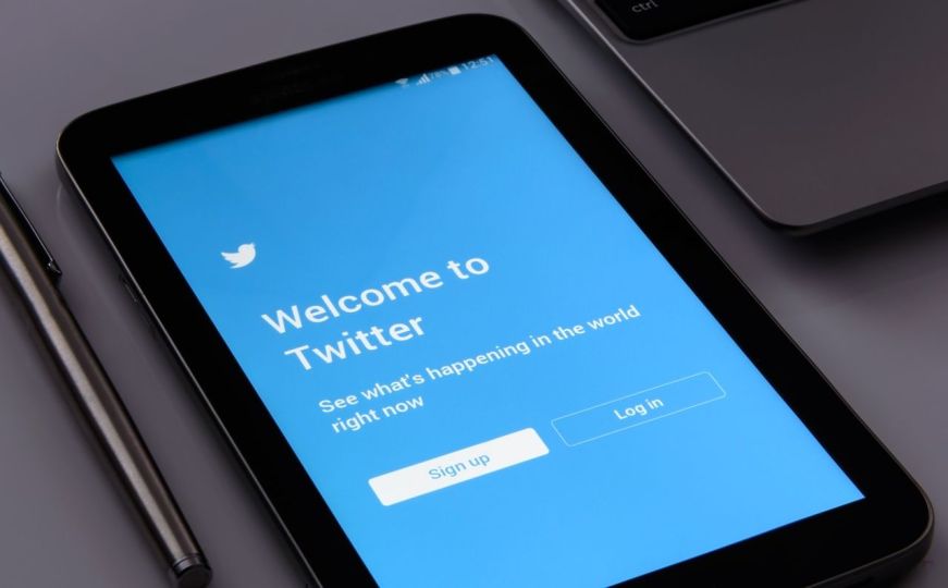 Twitter napustio dobrovoljni kodeks EU o borbi protiv dezinformacija