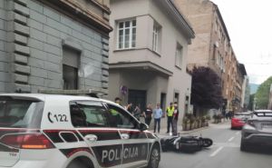 Teška saobraćajna nesreća na Skenderiji: Sudaili se automobil i motociklista, ima povrijeđenih