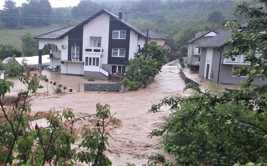 Jako nevrijeme i poplave u dijelu BiH: Pred stanovnicima je besana noć