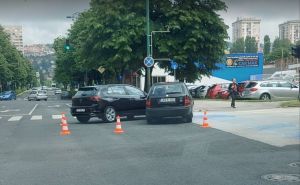 Vozači, oprez: Novi udes u Sarajevu, sudjelovala dva automobila