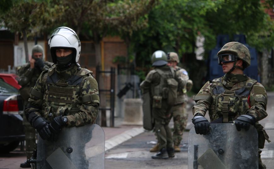 Novi protest Srba na sjeveru Kosova: Vojnici KFOR-a su u stanju pripravnosti