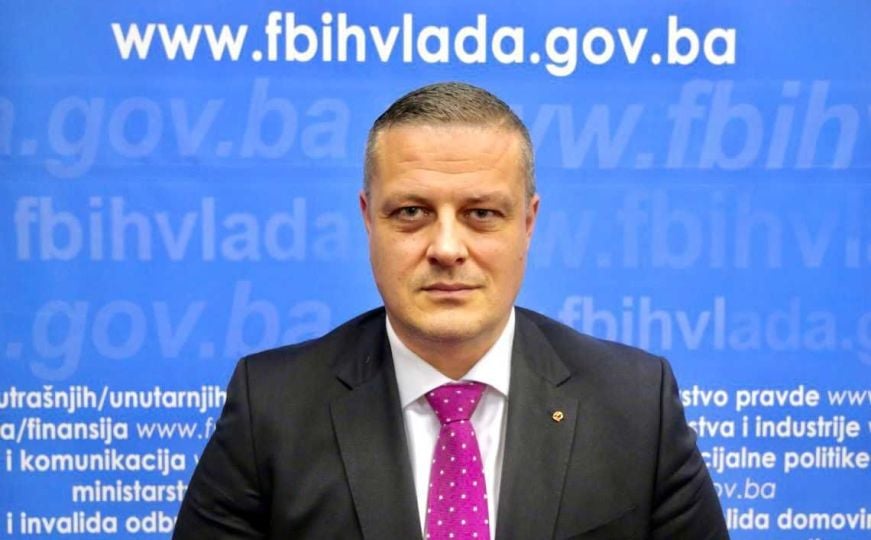Vojin Mijatović: 'Smanjit ćemo opterećenja na plate i spriječiti odlazak radnika iz BiH'