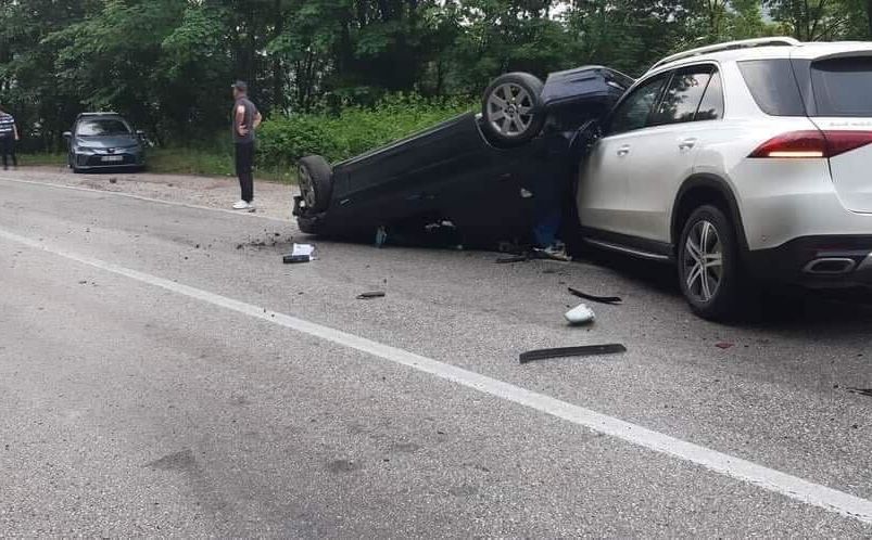 MUP TK o teškoj nesreći kod Kladnja: Poginuo vozač BMW-a, povrijeđene tri osobe, među njima i dijete