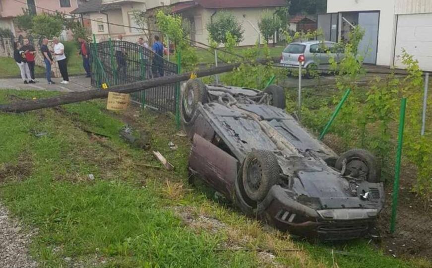 Još jedna nesreća u BiH: Automobil sletio s puta, povrijeđen vozač