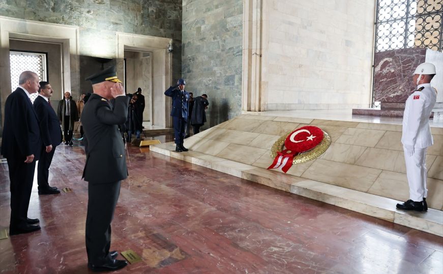Erdogan nakon polaganja zakletve posjetio mauzolej Ataturka: Minutom šutnje odana počast
