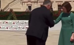 Viktor Orban pokušao poljubiti ruku moldavske predsjednice, a onda ga je dočekao hladan tuš