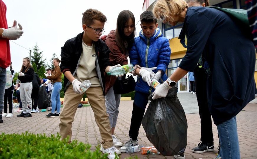 Učenici osnovnih i srednjih škola KS prikupili 17.000 komada ambalažnog otpada