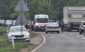 Saobraćajna nesreća u BiH: Vozač premino tokom vožnje, automobil sletio s ceste