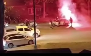 Navijačko divljanje u Sarajevu: Zaustavili saobraćaj i palili baklje