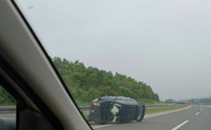 Saobraćajna nesreća na autoputu A1: Vozač izgubio kontrolu, saobraćaj usporen