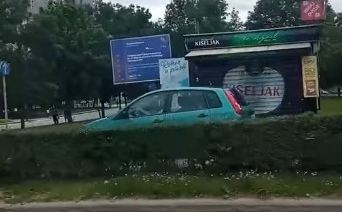 Oglasili se iz MUP-a za Radiosarajevo.ba: Pronađen vozač koji je vozio automobil po pješačkoj stazi