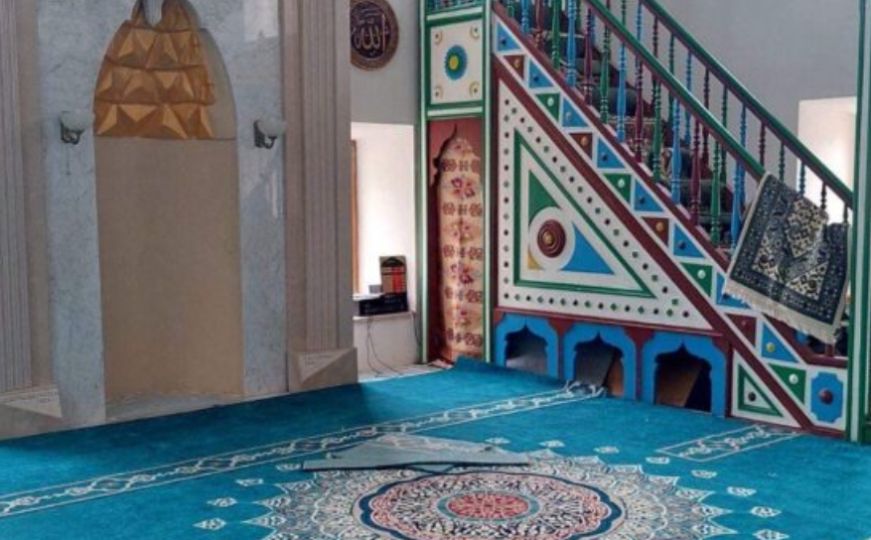 Ljubušaci demantuju Mostarsko muftijstvo: Kakav to nasilnik upada u džamiju da u njoj mijenja tepih?