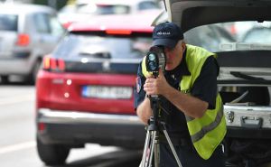 Pogledajte kako sarajevski policajac zaustavlja vozilo: "Ovo mi više liči na skrivenu kameru"